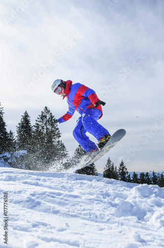 gekonnt abheben mit dem Snowboard