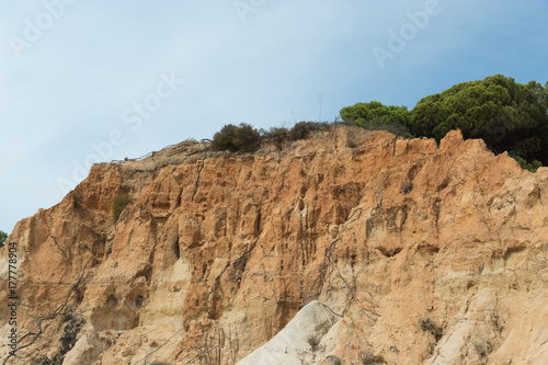 Red mountains in Algarve, south of Portugal © pashan