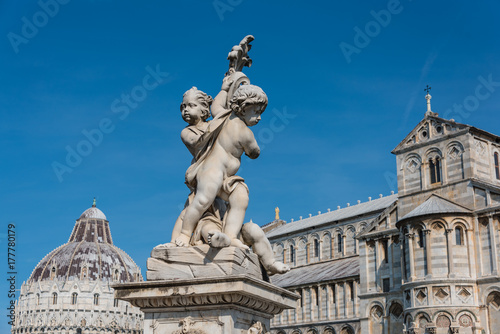 Sculpture in Pisa in front of the Baptistery and Cathedral. © Nick Kypriadis