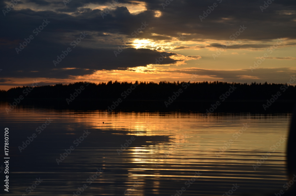 Obraz premium sunset on the lake