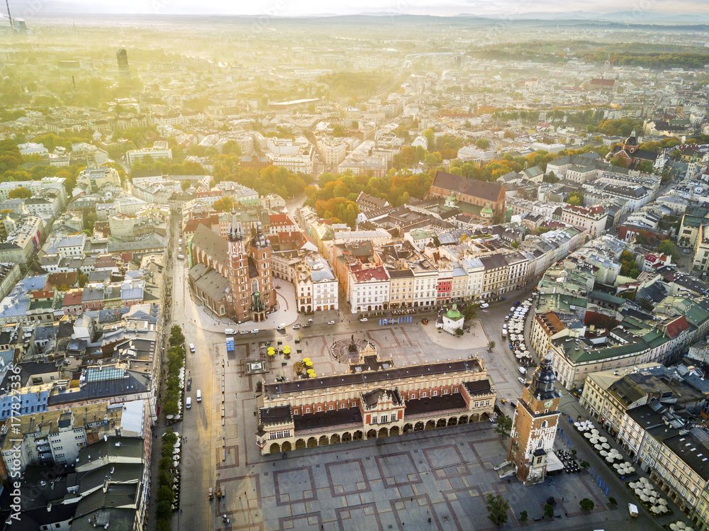 Fototapeta premium Beautiful historic market square at sunrise, Krakow, Poland