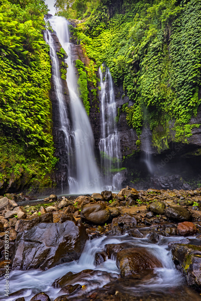 Fototapeta premium Lemukih Waterfall in summer