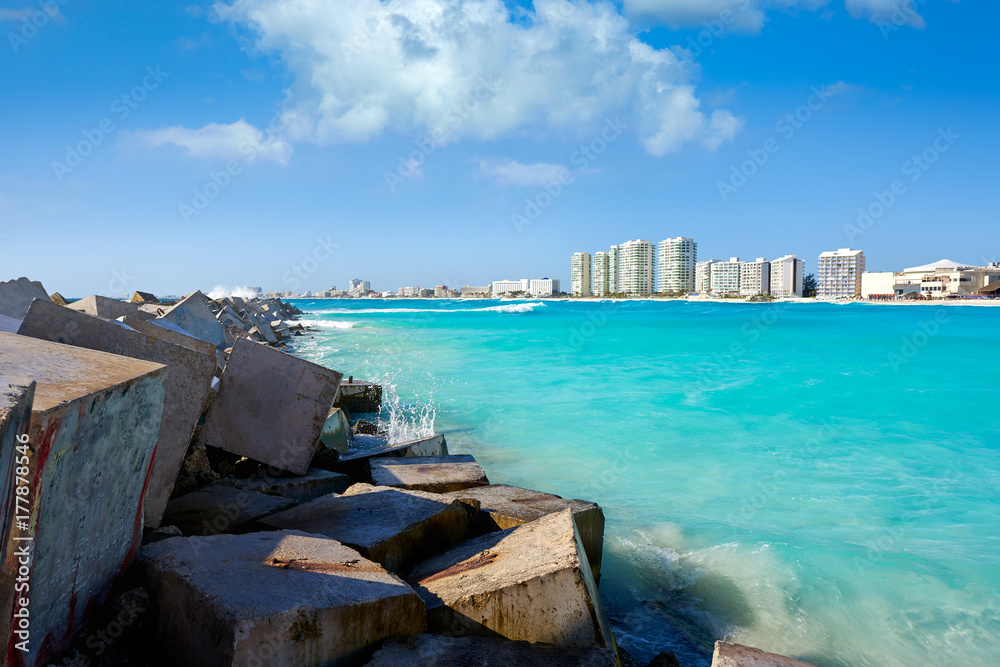 Naklejka premium Cancun Forum beach Playa Gaviota Azul