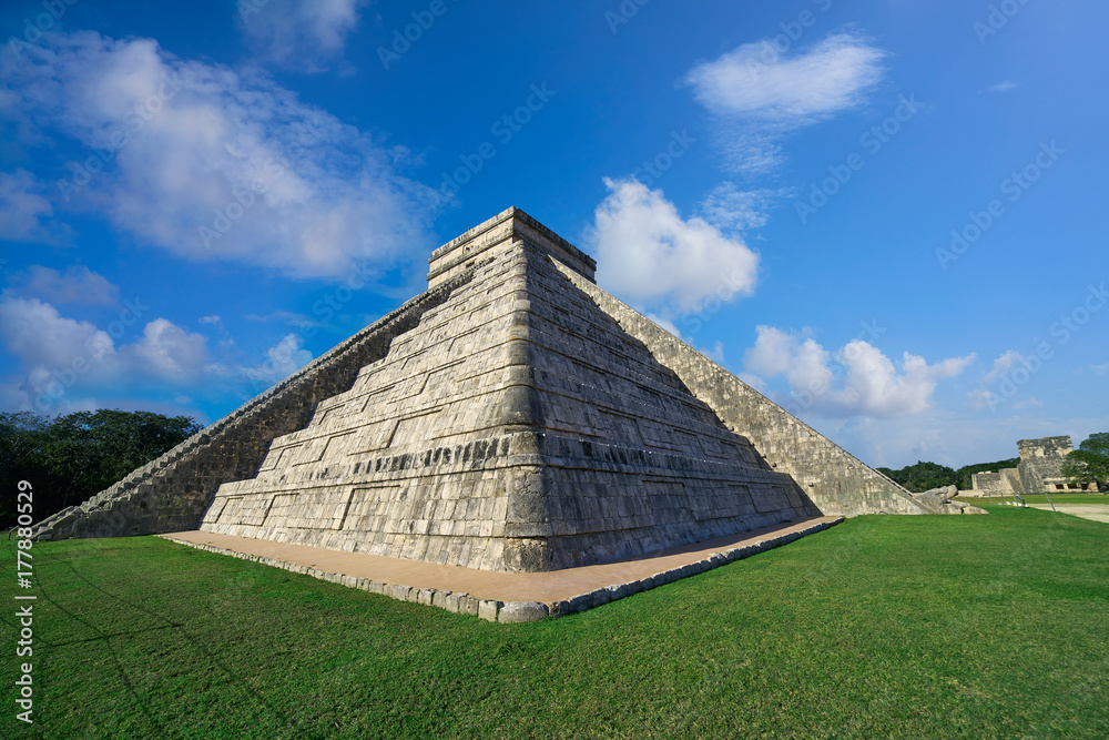 Chichen Itza El Templo Kukulcan temple Chichen Itza El Templo Kukulcan temple