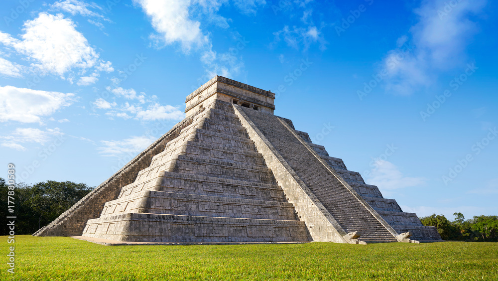 Chichen Itza El Templo Kukulcan temple Chichen Itza El Templo Kukulcan temple