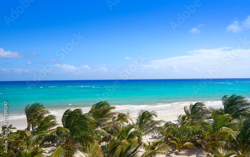 Fototapeta Naklejka Na Ścianę i Meble -  Mahahual Caribbean beach in Costa Maya