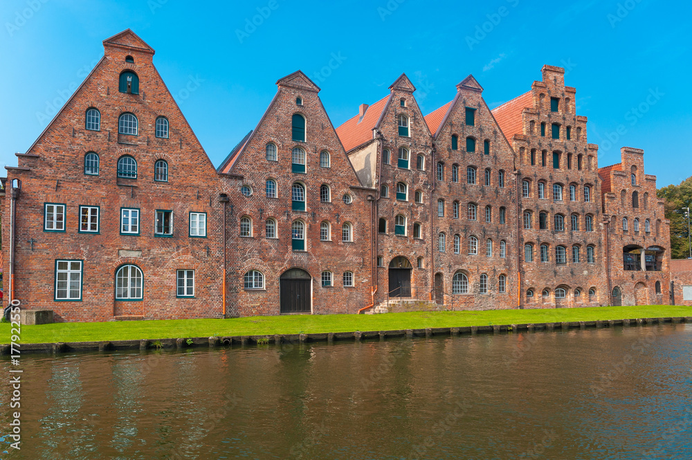 Historische Salzspeicher an der Obertrave in Lübeck