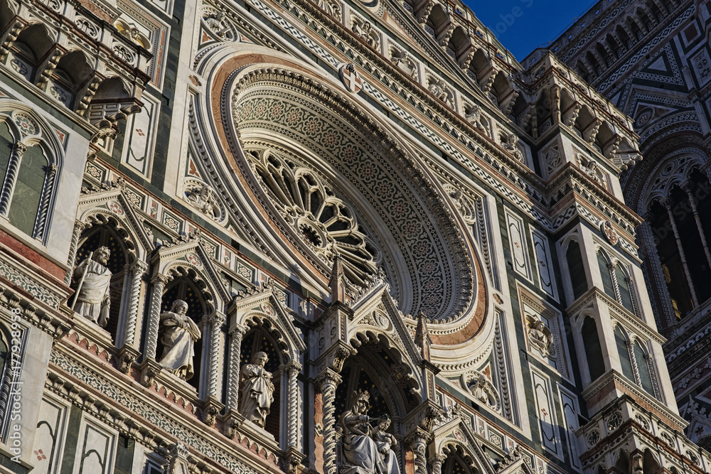 Photo of the Duomo di Firenze taken on a sunny morning.