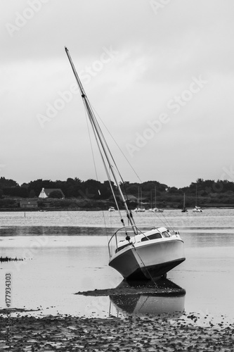Canvas Print Bateau échoué sur l'estran marais breton