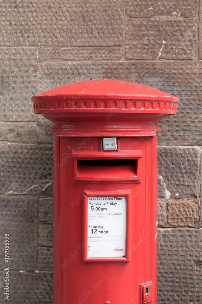 赤いポスト　United Kingdom old postal post