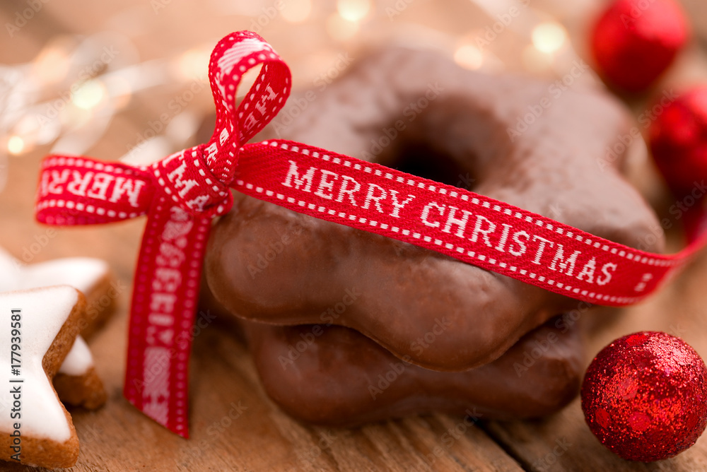 Süße Weihnachtsgrüße mit Lebkuchensternen StockFoto Adobe Stock