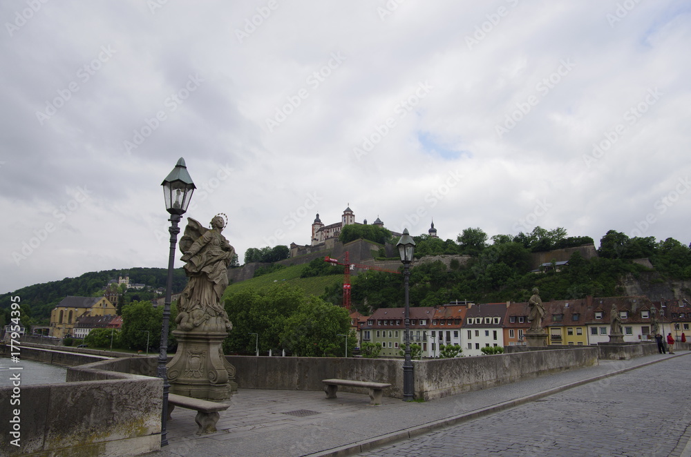 Fototapeta premium ビュルツブルクの街並み