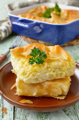 Cheese puff pie from unleavened dough