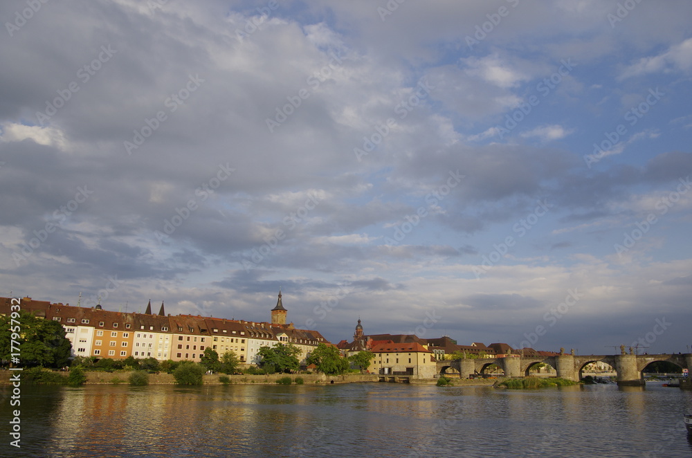 Fototapeta premium ビュルツブルク旧市街