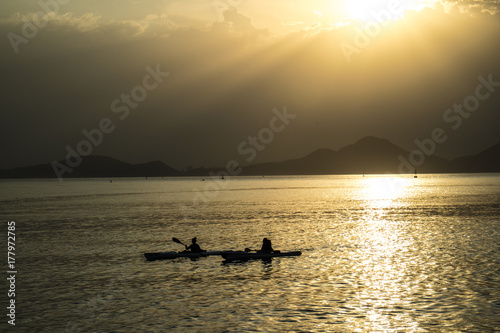Praticando esporte ao pôr do sol © Reynaldo G. Lopes