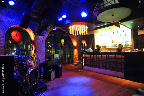 Loft bar decoration style