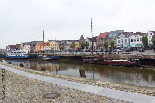 Binnenhafen Husum im Herbst photo