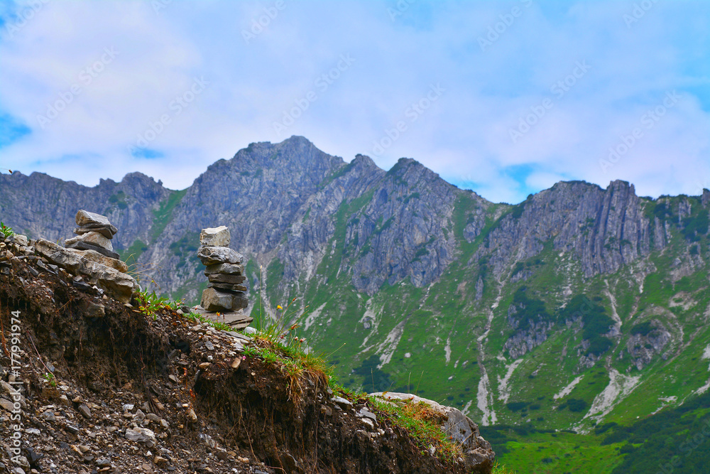 Steinmännchen am Bergpfad