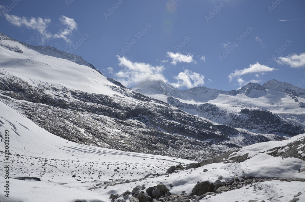 Fototapeta premium Berge, Schnee, Winter, Wolken, Eis, Blau, Himmel, Kalt, Landschaft, Wasser, Stein, Weiß
