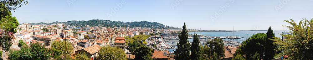 Wide panoramic image overlooking Cannes