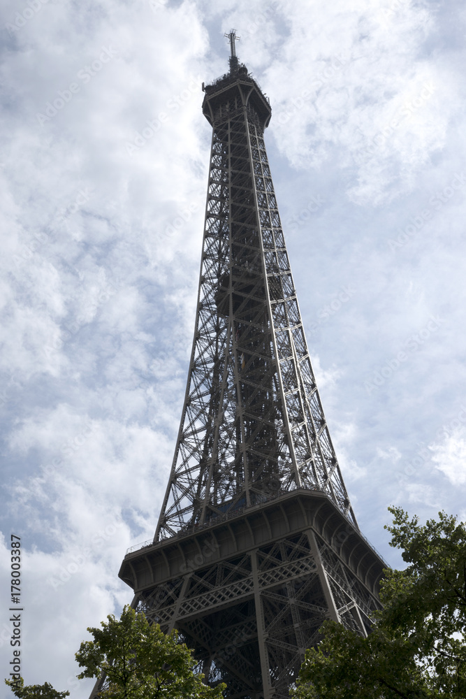 Deuxième et troisième étage de la Tour Eiffel Stock Photo | Adobe Stock