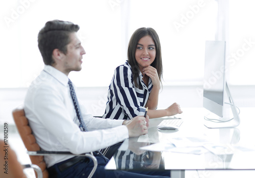 female Manager talking to the client.