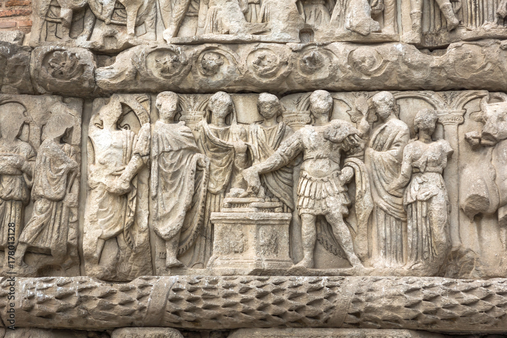 Φωτογραφία Roman Arch of Galerius in the center of city of Thessaloniki, Central Macedonia,