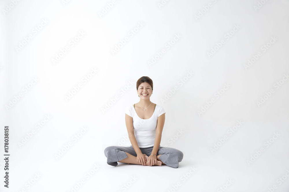 ヨガ あぐら 瞑想 meditation smile ヨガ あぐら 瞑想 meditation smile