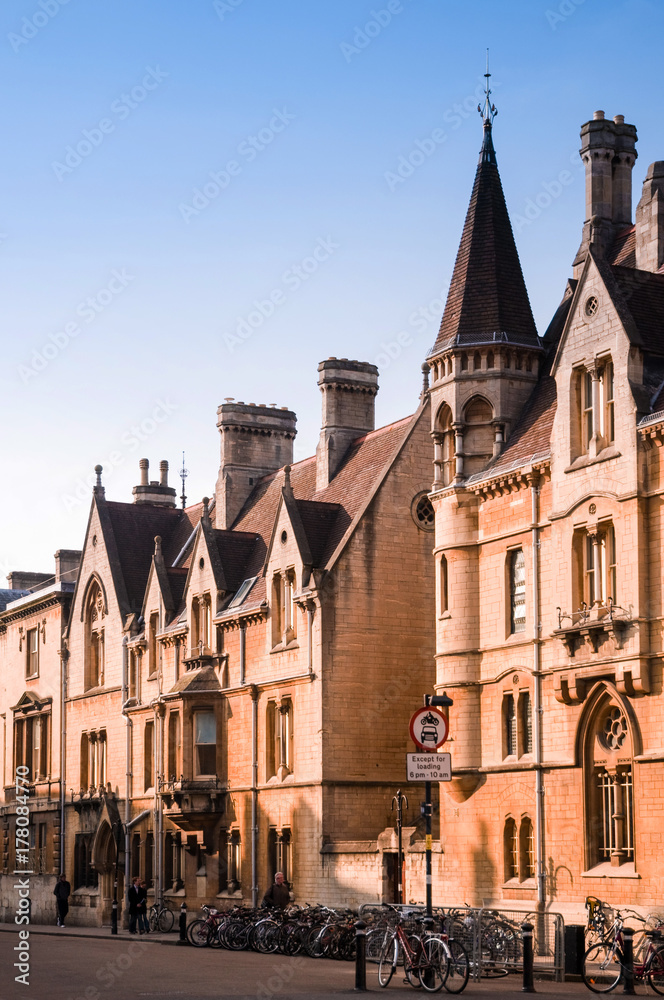 Fototapeta premium Old building Oxford University, UK
