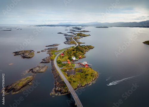 Obraz na plátně Storseisundet Bridge, Atlantic Ocean Road Norway