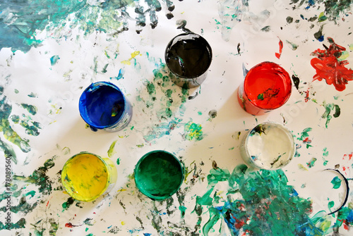 Photos tempera jars