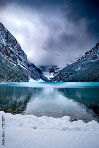 Mountains snow and turquoise lake © Jeff Zias