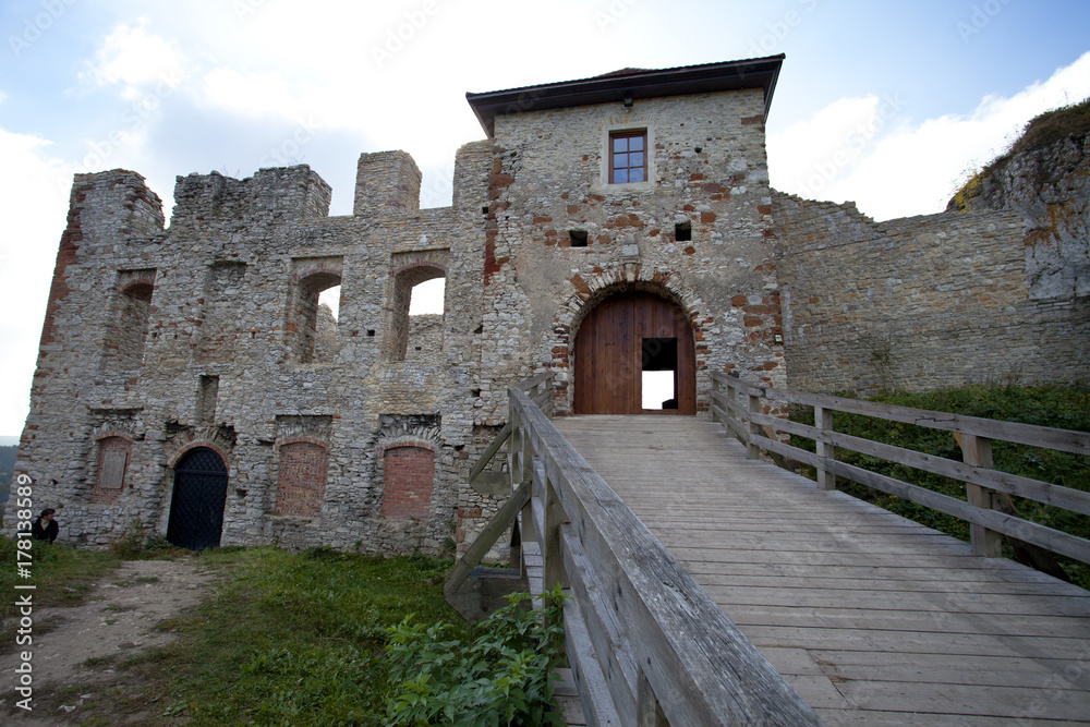 Ruiny średniowiecznego zamku w Rabsztynie