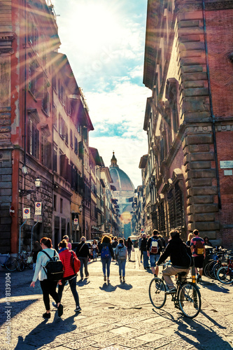 Fototapeta Naklejka Na Ścianę i Meble -  Florence, Tuscany – City Street Scene with busy Crowd in Backlit