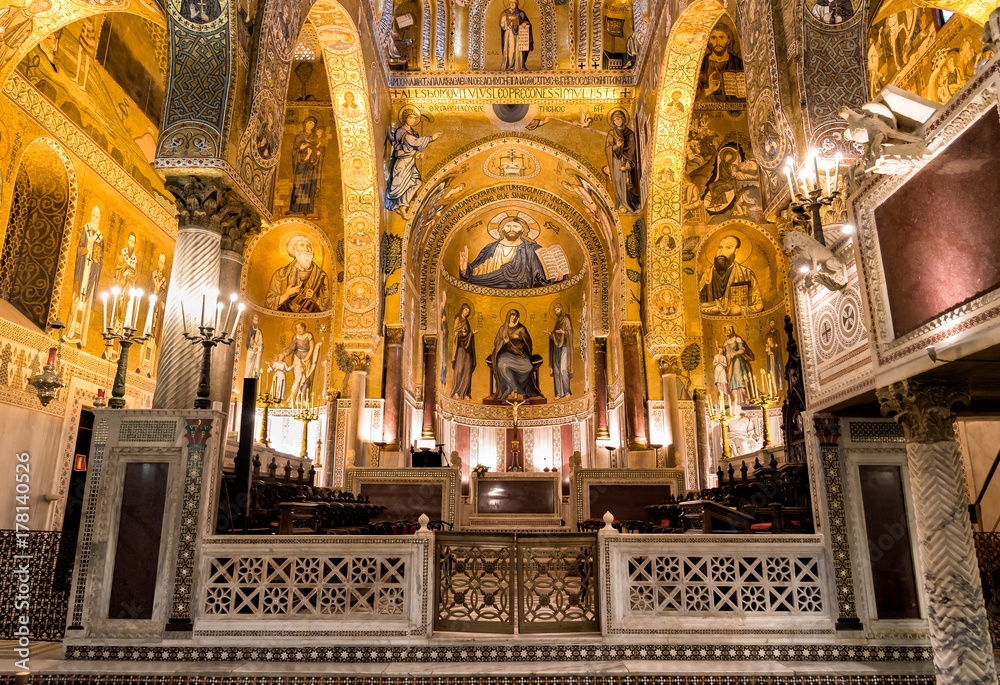 Obraz premium Interior of Palatine Chapel of the Royal Palace in Palermo, Sicily, Italy 