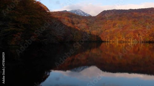 紅葉の蔦沼2017朝