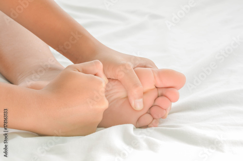 foot massage in women