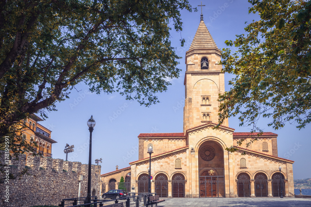 Obraz premium San Pedro's church in at Gijon, Asturias, northern Spain