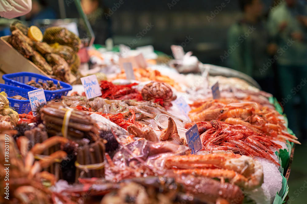 Obraz premium Seafood on a market table in Spain