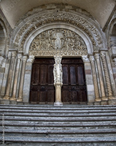 Portail de la cathédrale Saint-Lazare d'Autun, Saône-et-Loire, France