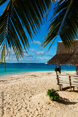 Beach hut on pristine tropical Philippine island © Zstock