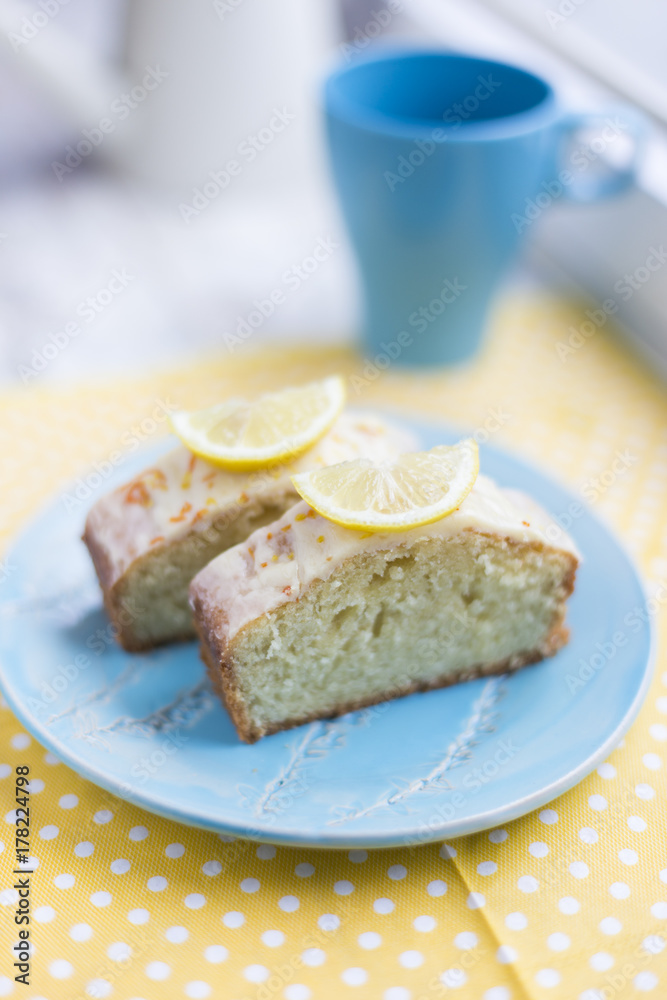 Lemon cake