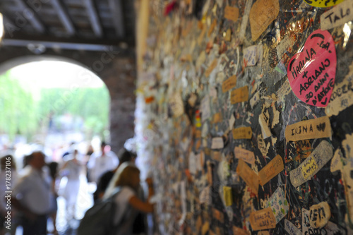 The love message wall at Juliet’s house (Casa de Giulietta) in Verona, Italy
