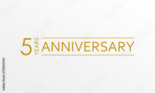 5 year anniversary emblem. Anniversary icon or label. 5 year celebration and congratulation design element. Vector illustration.