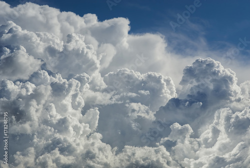 Fototapeta Naklejka Na Ścianę i Meble -  Cumulus clouds