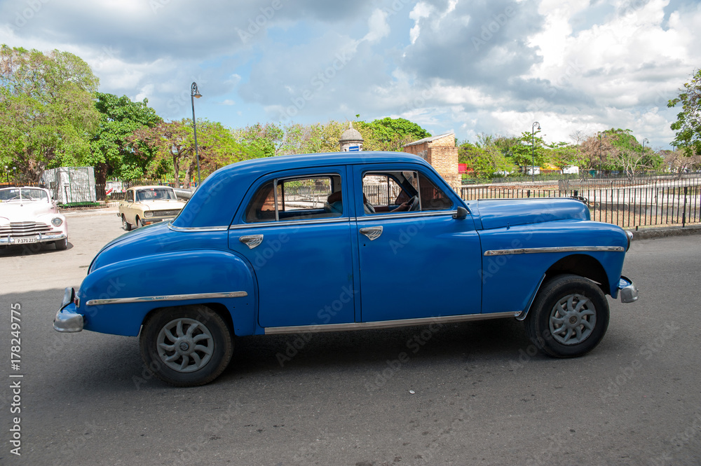 Coche americano en Cuba