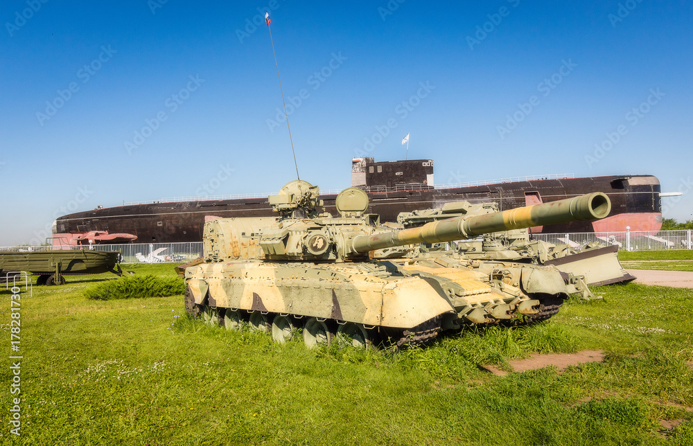Fototapeta premium Old soviet tank