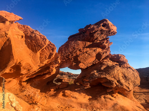 Sandstone Arch. Valley of Fire State Park © riderolga