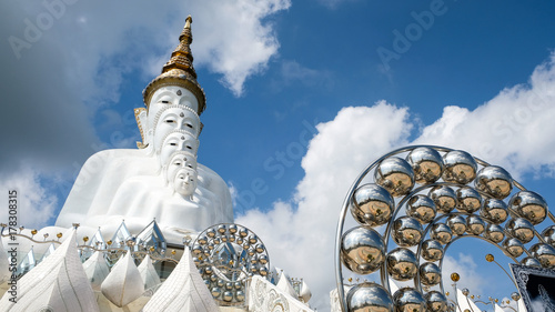 Fotografie White big buddha at Wat Prathat Phasornkaew, Khao Kho, Phetchabun, Thailand