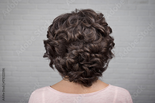 Hairstyle wave for short hair brunette rear view